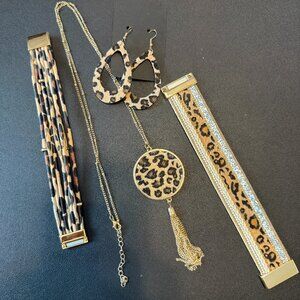 4 Piece Cheeta - Necklace, 2 magnetic bracelets and pair of pierced earrings